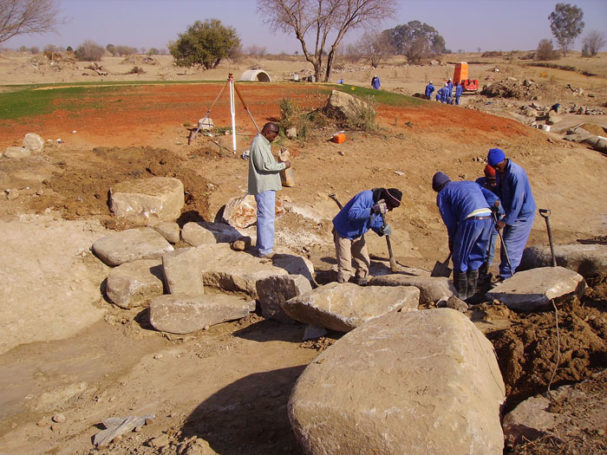 Sodium Bentonite dam installation