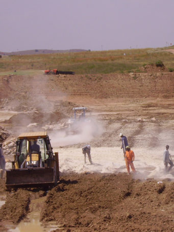 Sodium Bentonite dam sealing